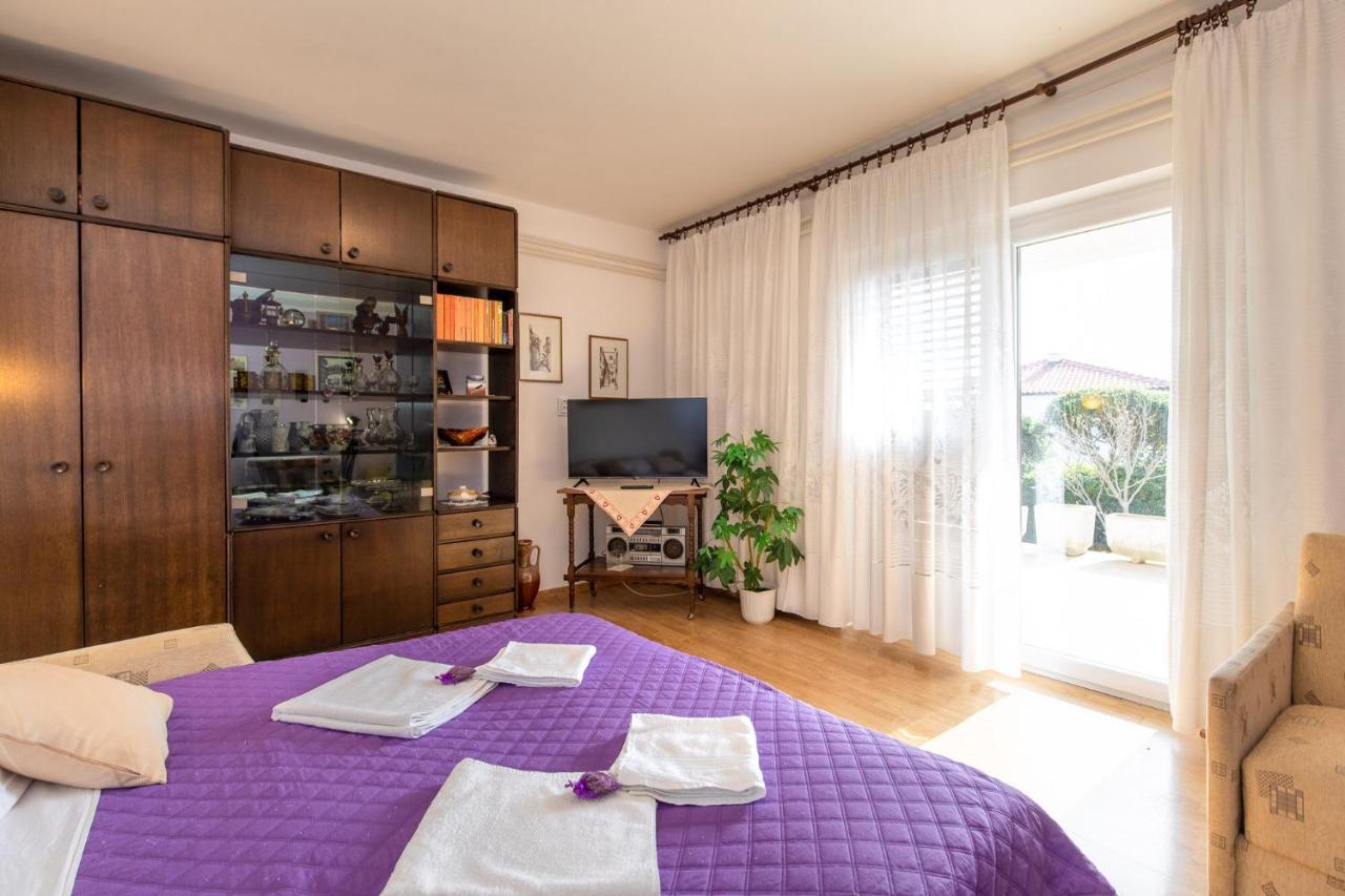 Apartments Lavanda-Kate Krk Town Exterior photo