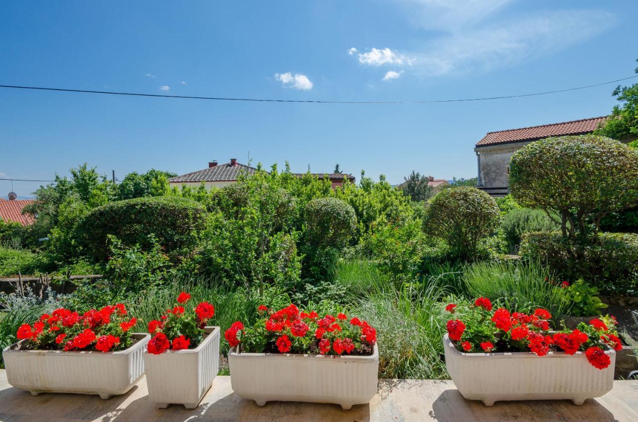 Apartments Lavanda-Kate Krk Town Exterior photo